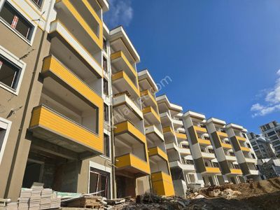 Değirmenderede Doğalgazlı Asansörlü Otoparklı Havuzlu Panjurlu Yerden Isıtmalı 1+1 2+1 Daireler