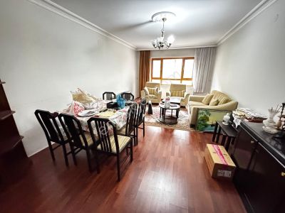 Çiçekli'de Genç Bina'da Orta Kat 3+1 Salon Bağımsız Emsalsiz