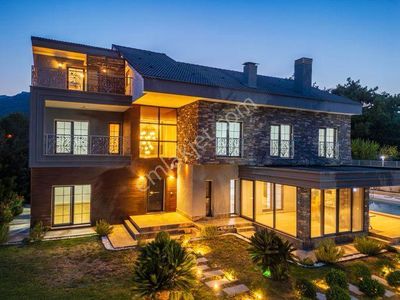 İzmir Kemalpaşa Çiniliköy'de Satılık 8*3 Villa