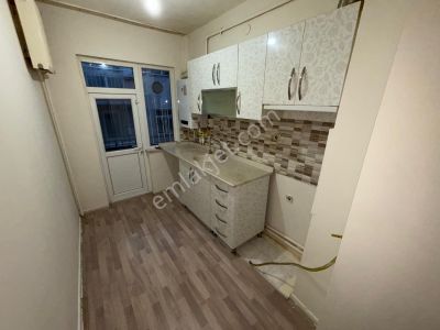 İlk-ev'den Çetin Emeç Bulvarı Yakını Dikmen Cadde Paraleli Ara Katta Kombili Boş Her Zaman Görülebi