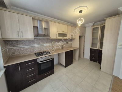 Poyraz Gayrimenkul'den Altınkum Merkez'de Satılık Doğalgazlı 2+1 Daire