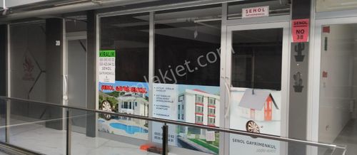 Yarımcapark İşmerkezinde Satılık Dükkan