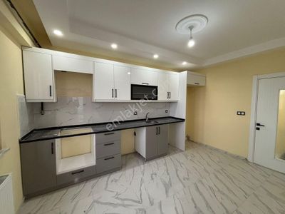 **eryıldız İnşaat'an**şehir Merkezinde**iskanlı 145m2 Lüks 3+1**