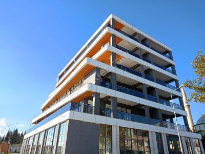 Mixtum Office'te 46m Cepheli, Depolu, Prestijli, Satılık Dükkkan