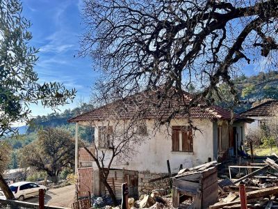 Kaş Çeşme Merkez De Mega'dan Ev Ve 1.250 M2 Bahçe