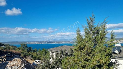 Emsallerinden Uygun Deniz Manzaralı Müstakil Villa Arsası