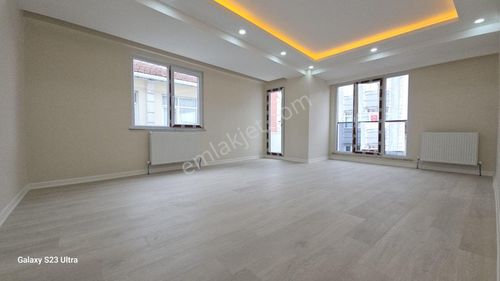 Bahçelievler Kamu Sağlına Yakın Sıfır Binada Satılık 3+1