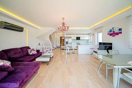 Alanya/konaklı'da Lüks Eşyalı 3+1 Denize Yürüme Mesafesinde Satılık Daire