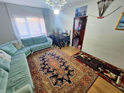 Bilgen Vatan'dan Hacıkadın Göbek'te Cadde Yakını Yüksek Giriş Kat Konumlu 3+1