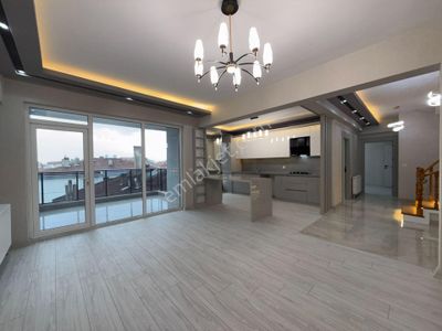 Pursaklar Ufuk Kılıç Emlak'tan Özel Tasarımlı K.otoparklı 5+2 Sıfır Dubleks