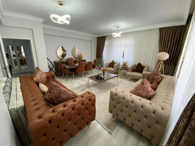 Makro Life Gayrimenkul'den Tesisler Cadde Üzerinde Full+full Masraflı 3+1 Daire