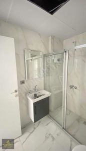 Sarıçam'da Bulvar Üzeri Sıfır Eşyalı Geniş 1+1 Kiralık Daire