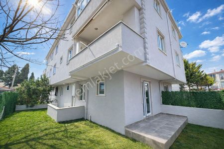 Karasu Merkezde Müstakil Bahçeli, Masrafsız 2+1 Satılık Daire