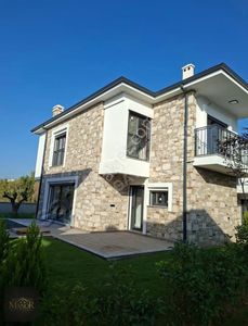 Davutlar Termal Bölgede Özel Havuzlu 3+1 Müstakil Villa