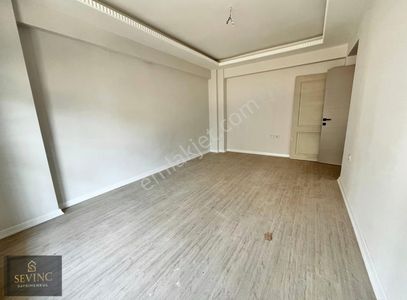 Sevinçten Sunullahta Diş Hastanesi Civarı 2+0 Kiralık Daire