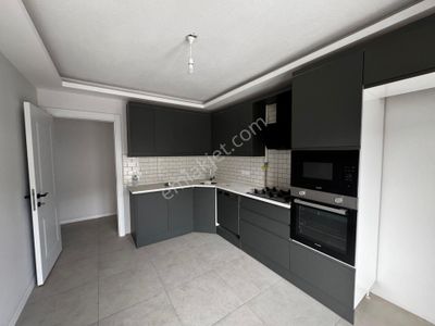 Kuzey Emlak’tan | Soma Turgutalp’te Fergöz Mevkiinde Yeni Asmada Kiralık Geniş 3+1 Daire