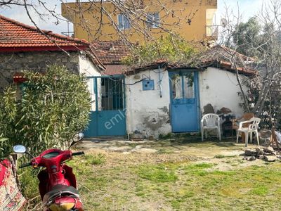 Dikili Ümmetoğlun'ndan 2+1 Bahçeli Müstakil Köy Evi' Eşyalı 100 M2 Bademli