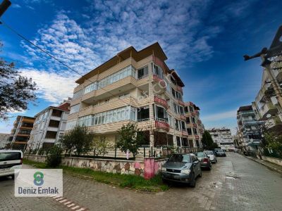 Denizden Akçay Sarıkızda Genç Binada Satılık 2+1 Daire.