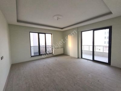 Yakıncada Kiralık 2+1 Ara3 Kat 120 Met Sıfır Daire Memur Tercıh