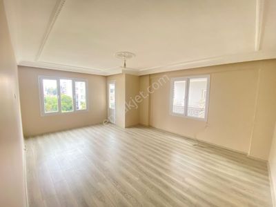 Prestij'den Cumhuriyet'te Asansörlü Full+full Yapılı 3+1 Daire