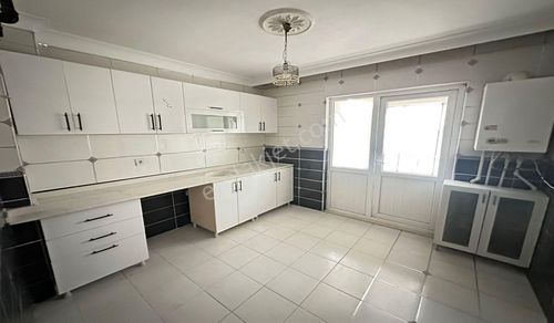 Atapark Çambaşı Caddesi Yakını 3+1 Asansörlü Genç Bina Masrafsız