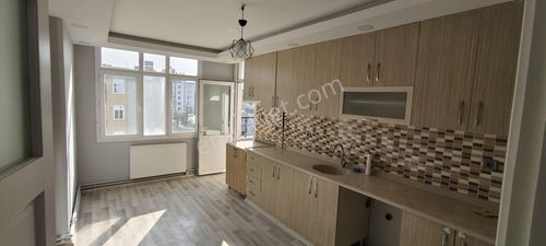 Adana Çukurovada Mahfesığmazda Kenan Evren Ve Özala Yakın Doğalgazlı İçi Yenilenmiş 3+1 Kiralık