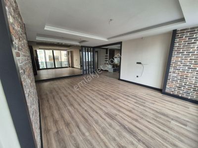 Üstünkent'ten Merkez Mahallesi'nde Satılık 5+1 Ultra Lüks Daire