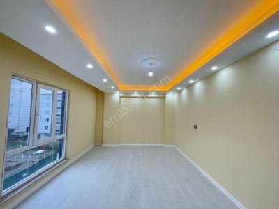 Akyüz Gayrimenkul Den; Ataturk Mah De Iskanlı Satılık Luks 3+1