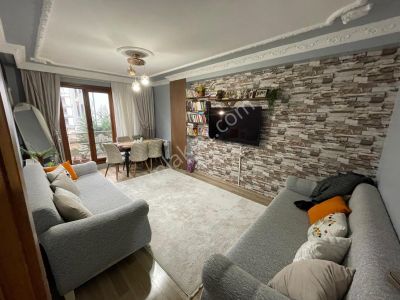 Sancaktepe Yunus Emre Mahallesi'nde 2 + 1 90 Metre² İskanlı Ara Kat Daire Bir Evim Fuzuli Uygun