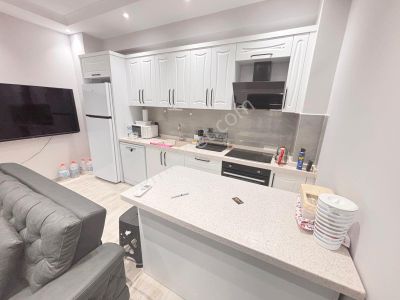 ✔️🟣akçay'da Arakat Geniş Cam Balkonlu Şık Tasarımlı 1+1 Daire