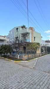 Didim Efeler Mah Site İçerisinde 3+1 Açık Mutfaklı Köşe Başı Trıplex Villamız Satışdadır