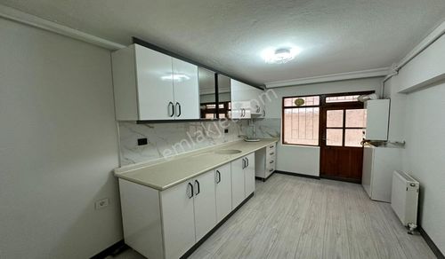 İncirli Cuma Pazarı Yakını 3+1 Bağımsız Ful Yapılı Taşınmaya Hazır