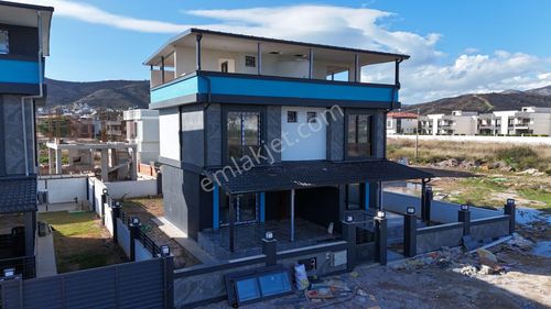 İzmir Seferihisar Cumhuriyet’de Güzel Konumda 3+1 Tripleks Yazlık Villa