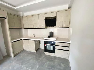 🔴🔴 Aktiften Tuzcumurat'ta Arakat Doğalgazlı Asansörlü Balkonlu Ortak Bahçe Kullanımlı 1+1 Daire