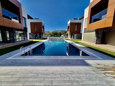 ▓karabuluttan▓güre'nin En Prestiji & Doğa Manzaralı 4+1 Villası