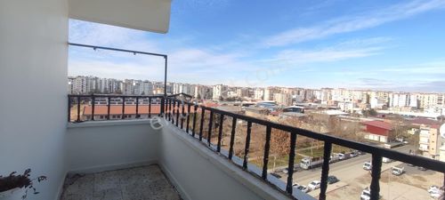 Makrolife'den Bağlar Cezaevi Alt Köşede Satılık 3+1 Daire