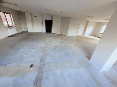 Çok Amaçlı Kullanıma Müsait Katta Tek İş Yeri