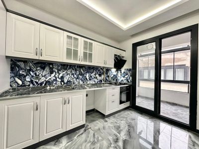 ꧁ay Emlaktan꧂akçay Merkezde Kombili Ön Cephe Ayrı Mutfaklı Satılık 2+1 Lüks Daire