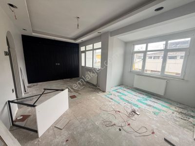 Loft'tan Kemalpaşa'da Kentsele Girmiş Binada Satılık 2+1 5.kat.