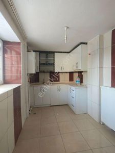 Akçay Emlak'tan Akşehir Eski Devlet Hastahanesi Civarında Doğalgazlı Kiralık 3+1 Daire