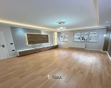 Metrobüse Yakın Ultra Lüks Genişm2 Satılık 2+1 Daire