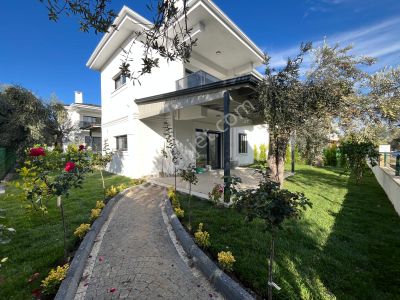 ▶ ▶akçay Körfez'den Müstakil Bahçeli Denize 250 Mt 2+1 Satılık Daire