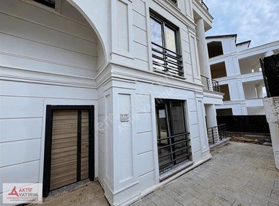 Villa Tadında Bahçeli Ayrı Girişli 3+1 Lüks Bahçe Dubleks