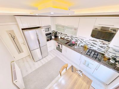 🌀gültaş Emlaktan Akçay İkizçayda Satılık 3+1 Ebeveyn Banyolu Asansörlü Daire