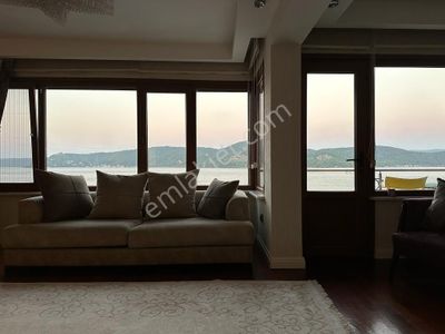 Sarıyer Sahilde Lebi Derya Manzaralı Satılık 2+1 Yol Yalı Dairesi