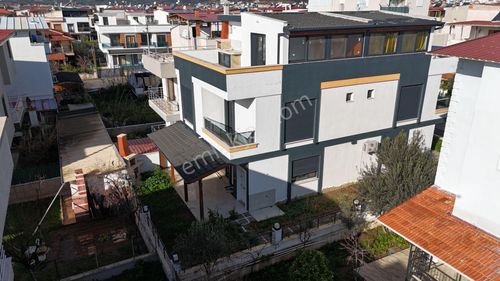 İzmir Seferihisar Doğanbey'in Merkezinde Geniş Yapılı 3+1 Satılık Villa