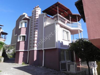 Marmaris'de Çok Sosyal Site İçinde Büyük Villa..