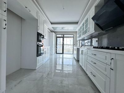 Pursaklar Mehmet Zengin Emlak'tan Kapalı Otoparklı Hstane Yakını 3.kat 4+1 Daire Daire