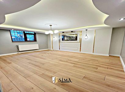 Metrobüsün Dibinde Giriş Kat Seviyesinde Dekorlu 2+1 Satılık Daire