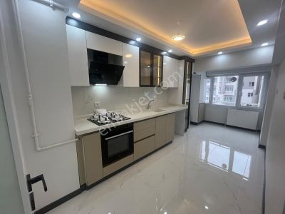 Mç Emlak'tan Oğuzlar Mahallesin'de 3+1 Satılık Daire